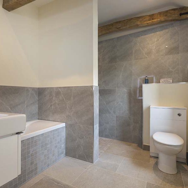 Downstairs Superking Ensuite-bathroom With Walk In Shower