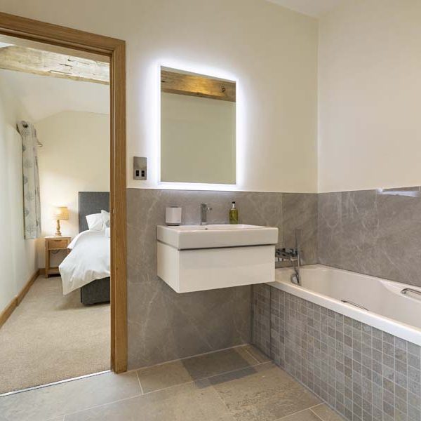 Downstairs Superking Ensuite-bathroom With Walk In Shower